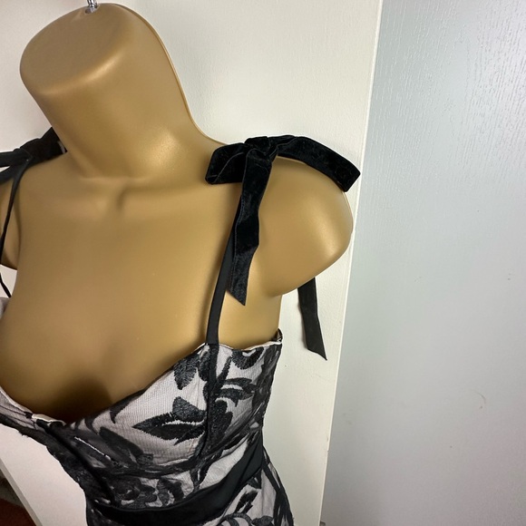 Mia Belle Romantic Mesh Floral Overlay W/Nude Underlay Velvet Bow Dress NWT M - Picture 8 of 15